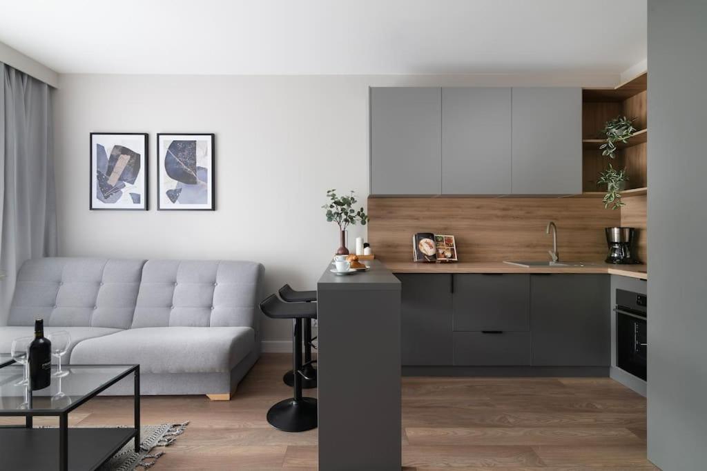 Easy Rent Apartments - Wettera II لوبلين المظهر الخارجي الصورة