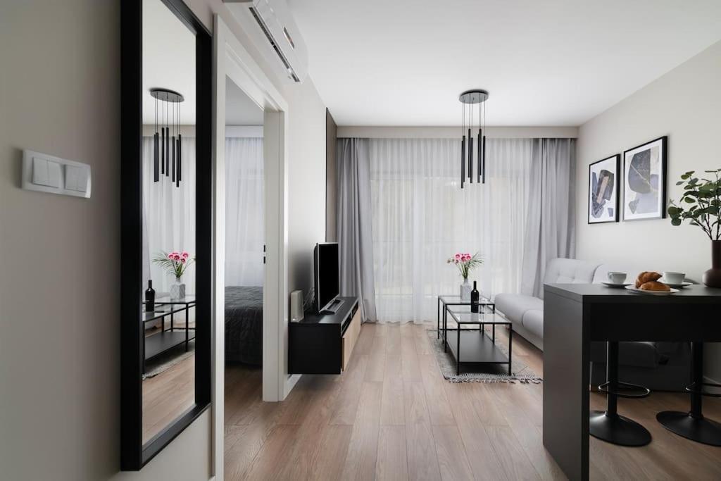 Easy Rent Apartments - Wettera II لوبلين المظهر الخارجي الصورة